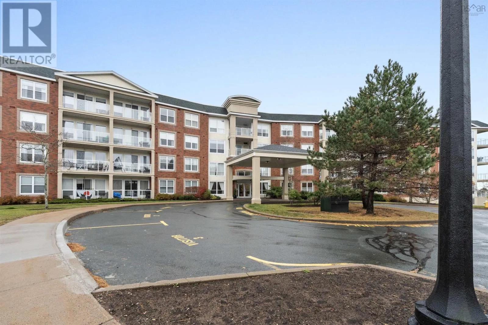 Apartment for rent: 211 52 Whitehall Crescent, Dartmouth, Nova Scotia B2W 6P7