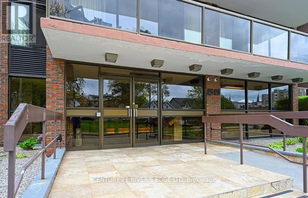 Apartment for rent: 211 - 55 Water Street E, Brockville, Ontario K6V 1A3