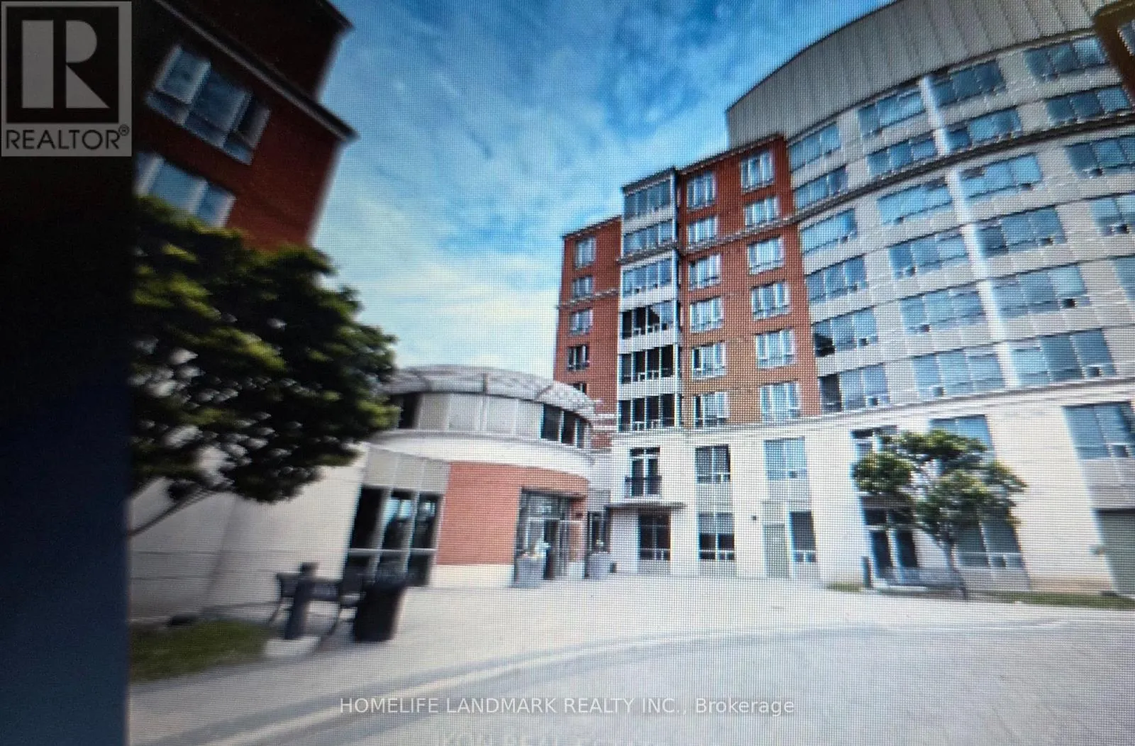 Apartment for rent: 211 - 7363 Kennedy Road, Markham, Ontario L3R 1G8