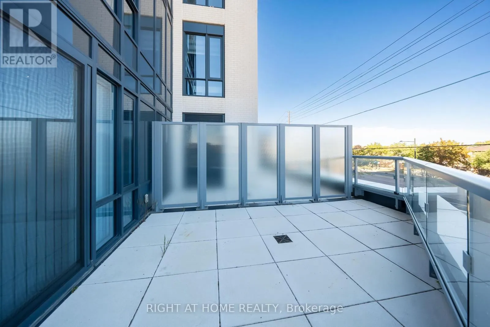 Apartment for rent: 211 - 7950 Bathurst Street, Vaughan, Ontario L4J 0L4