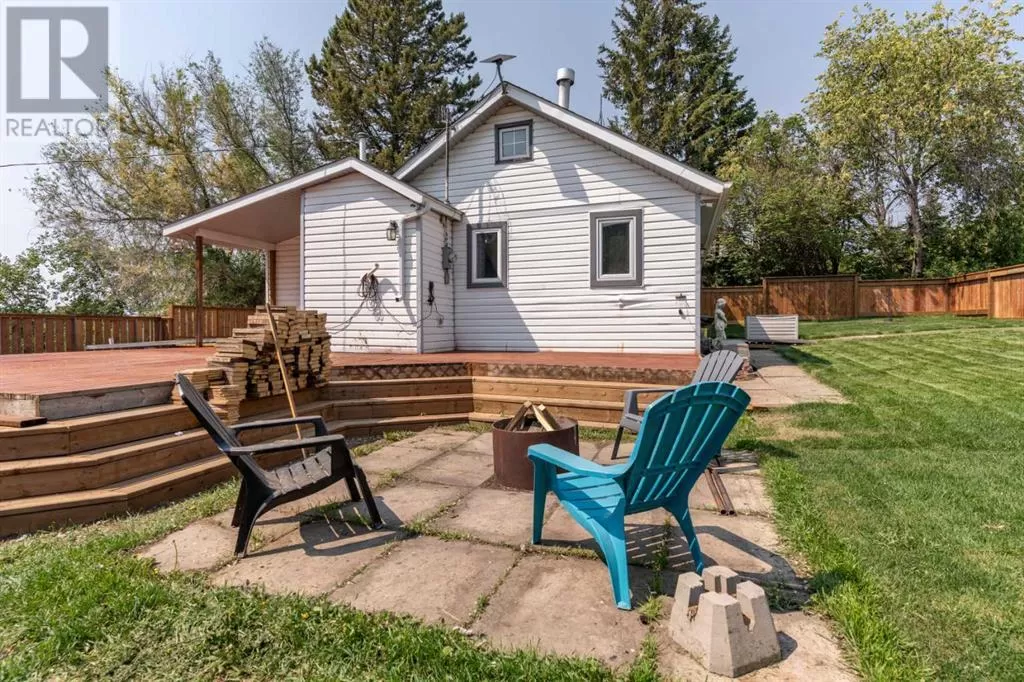 House for rent: 211 Red Wing Crescent, Tillicum Beach, Alberta T4V 2M9