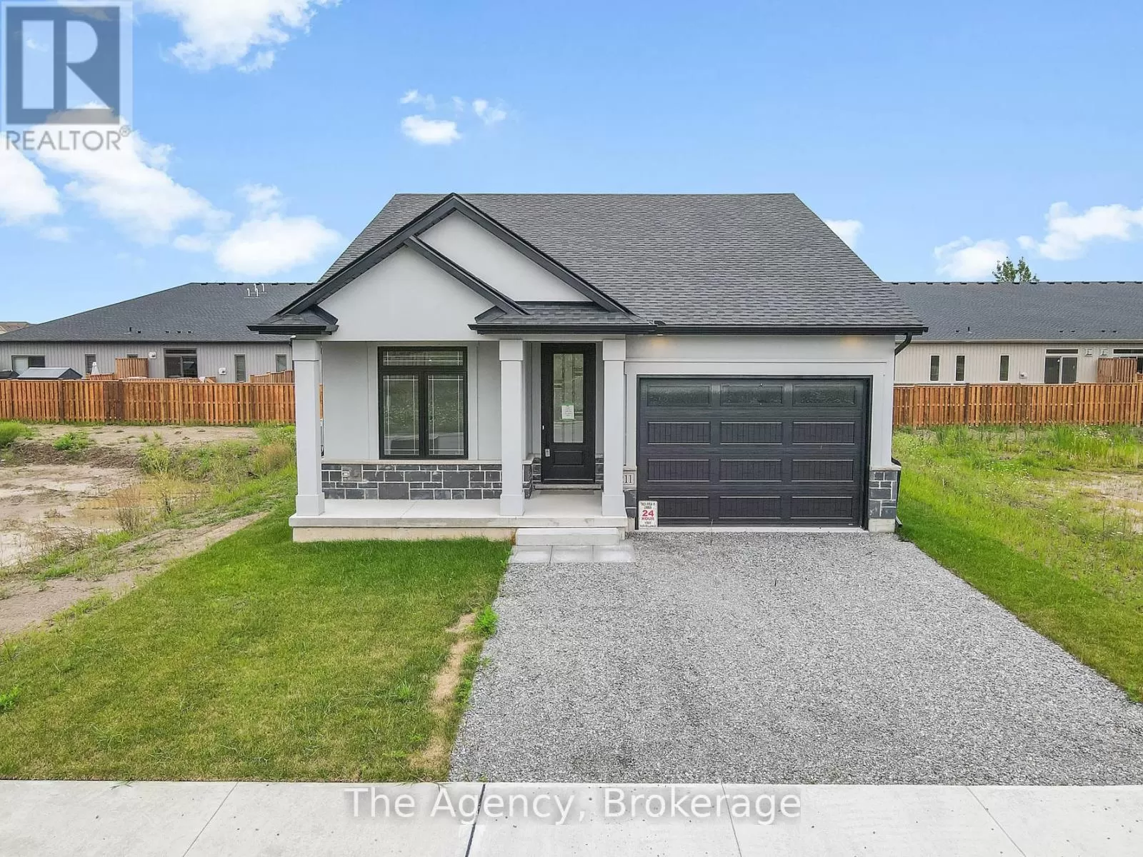 House for rent: 211 Sycamore Street, Welland, Ontario L3C 0J8