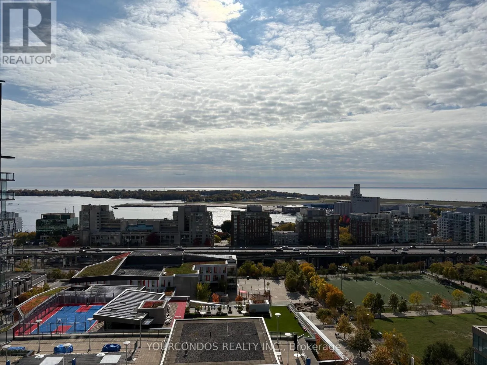 Apartment for rent: 2110 - 25 Capreol Court, Toronto, Ontario M5V 3Z7