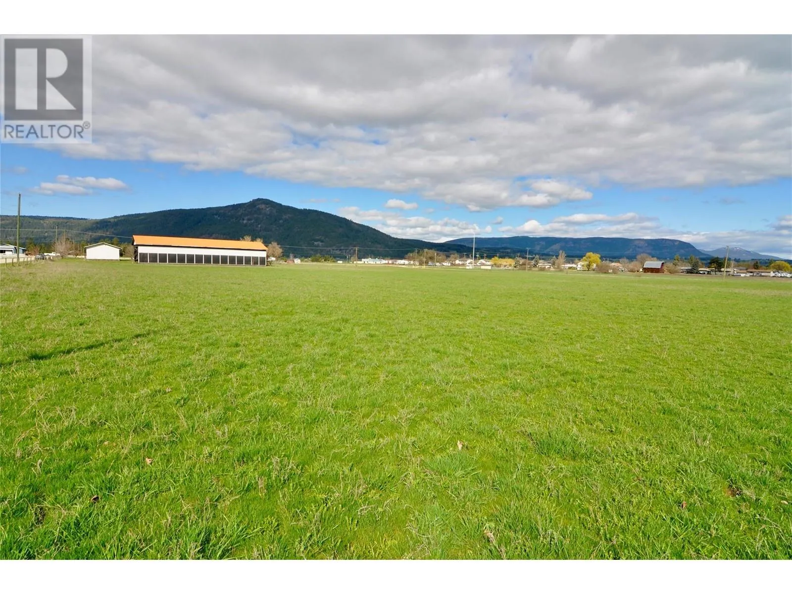 Other for rent: 2110 Pleasant Valley Road, Spallumcheen, British Columbia V0E 1B2