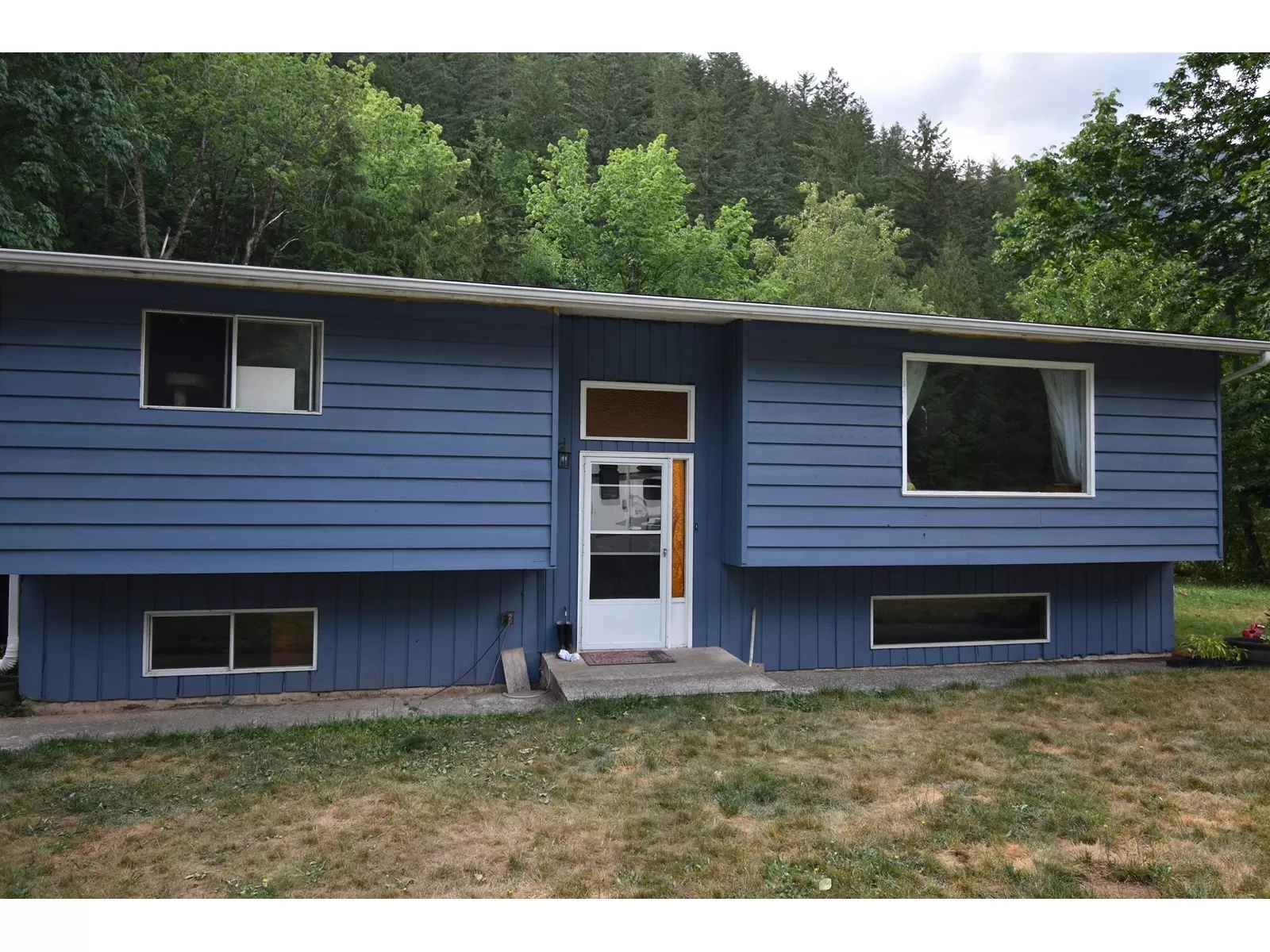 House for rent: 21169 Landstrom Road|hope, Hope, British Columbia V0X 1L3