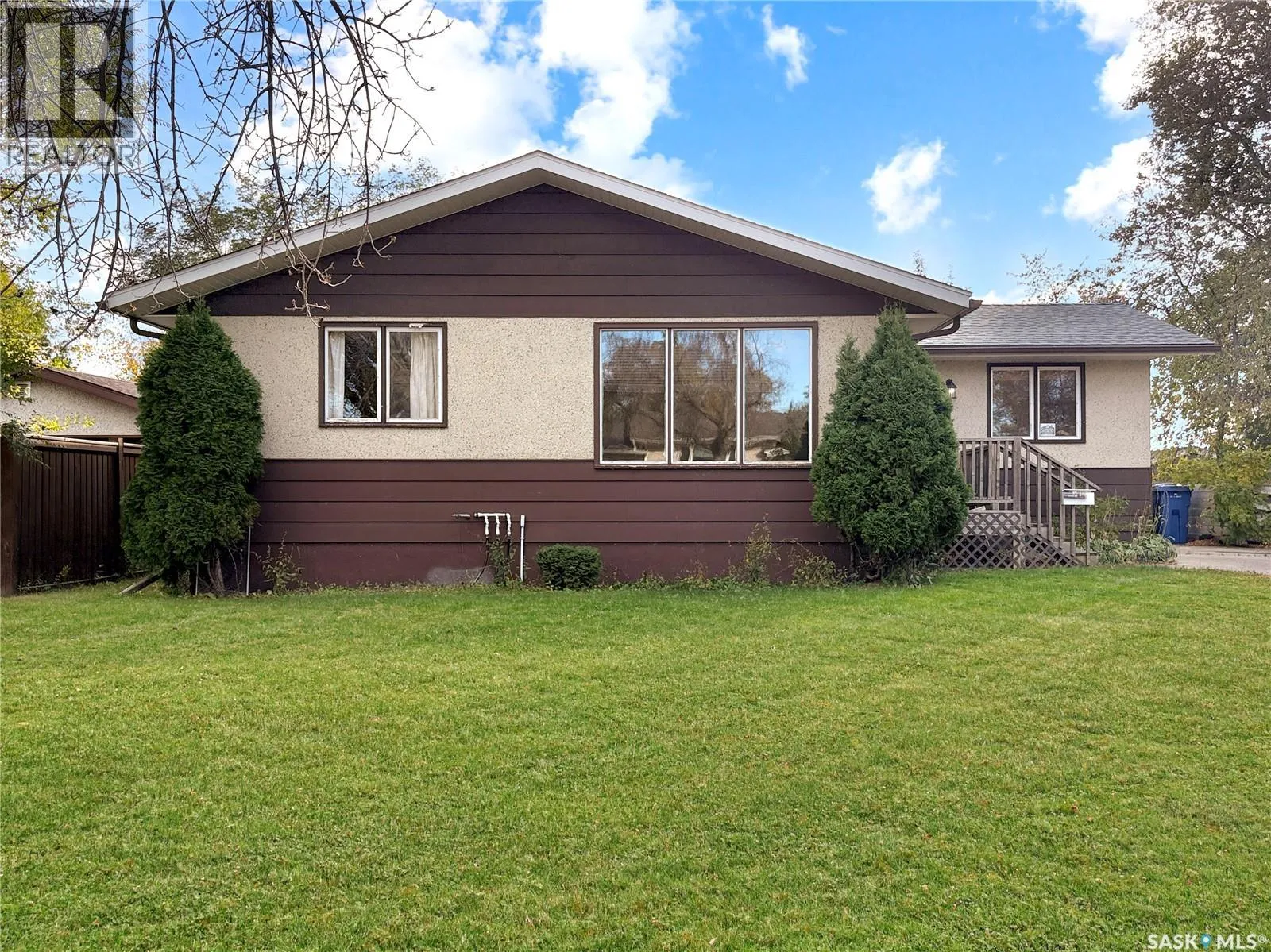 House for rent: 2118 102nd Crescent, North Battleford, Saskatchewan S9A 1J5