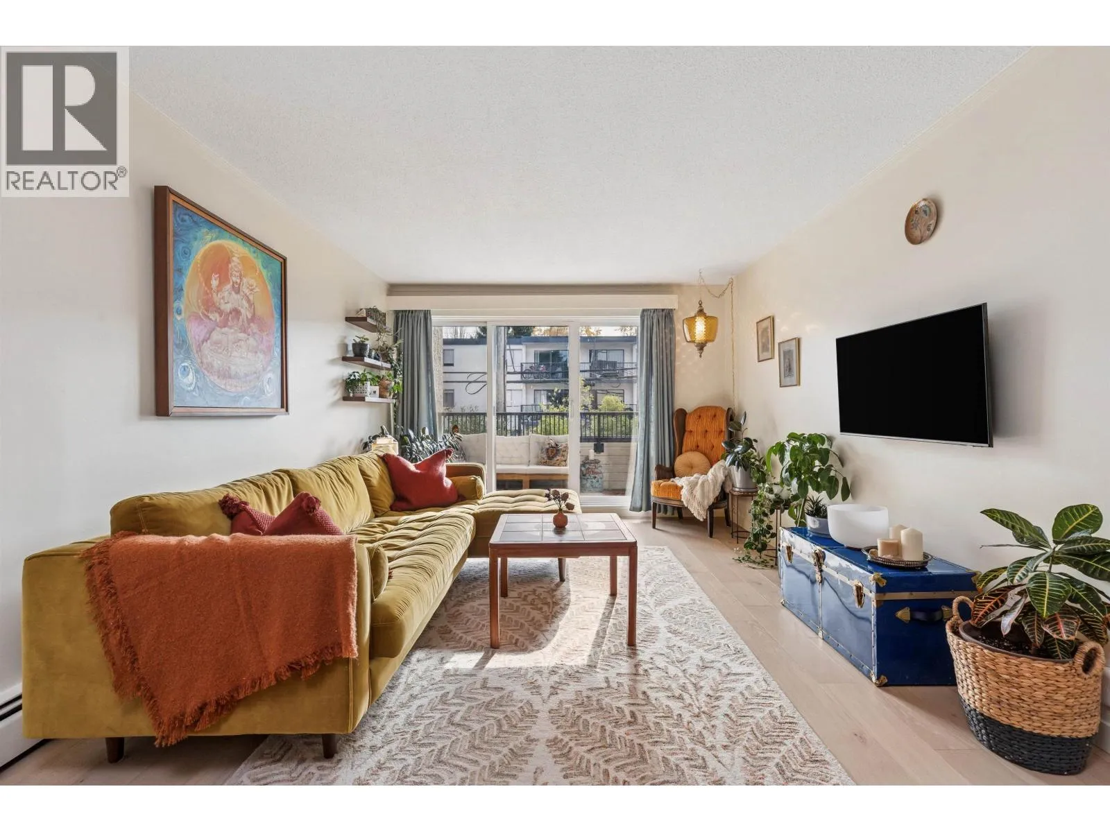 Apartment for rent: 212 1420 E 8th Avenue, Vancouver, British Columbia V5N 1T4