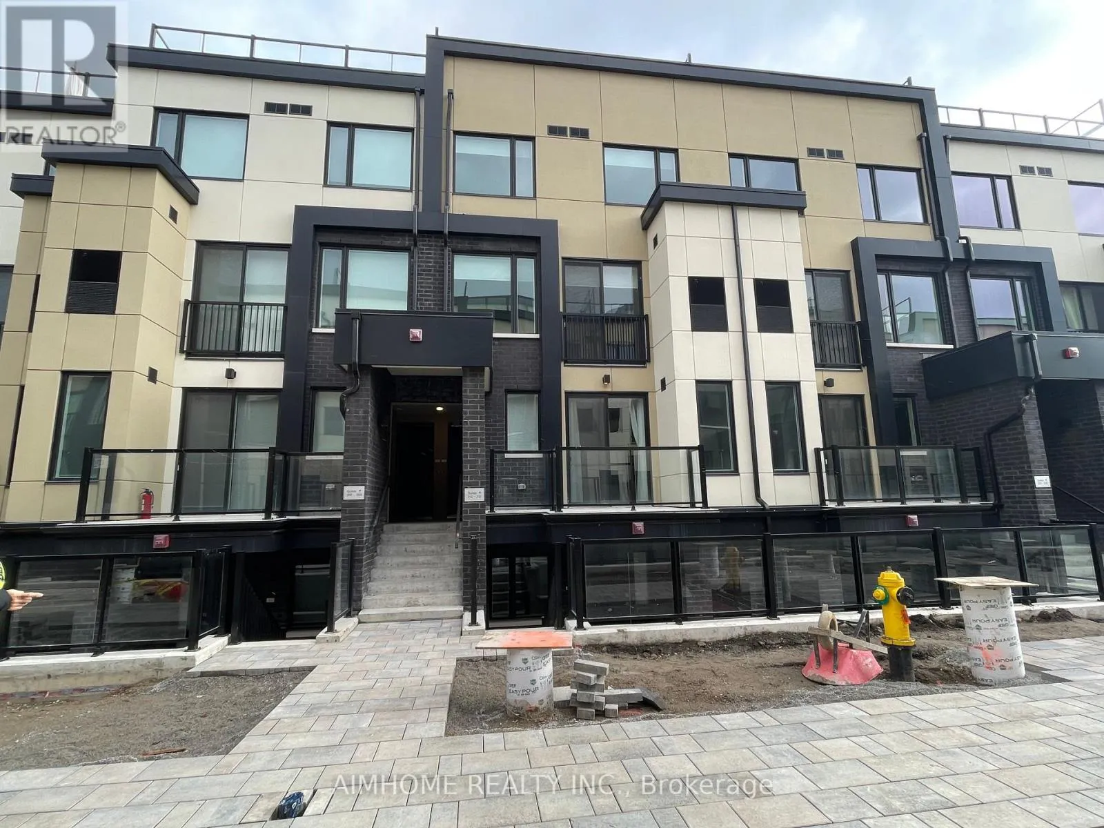 Row / Townhouse for rent: 212 - 1650 Victoria Park Avenue, Toronto, Ontario M1R 0G8