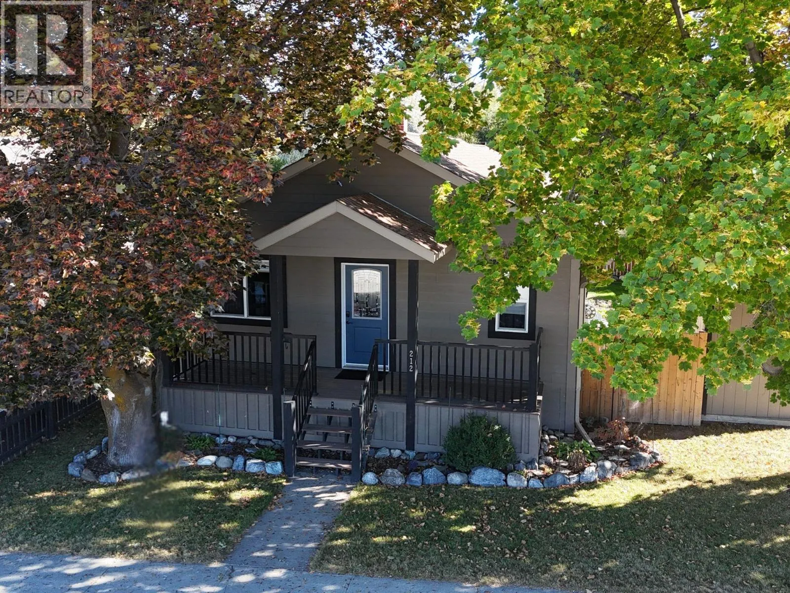 House for rent: 212 16th Avenue N, Cranbrook, British Columbia V1C 3W5