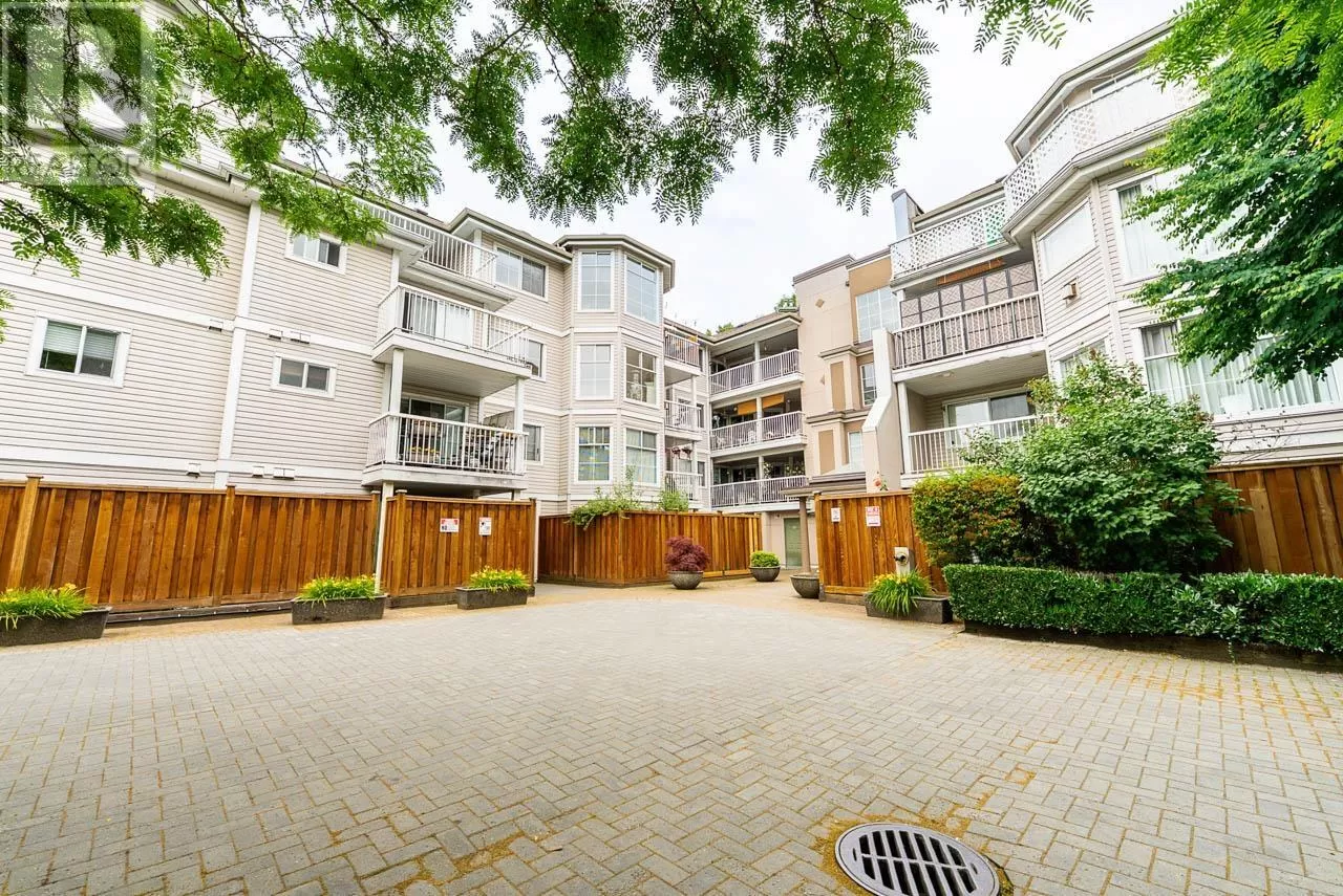 Apartment for rent: 212 2678 Dixon Street, Port Coquitlam, British Columbia V3C 6L7