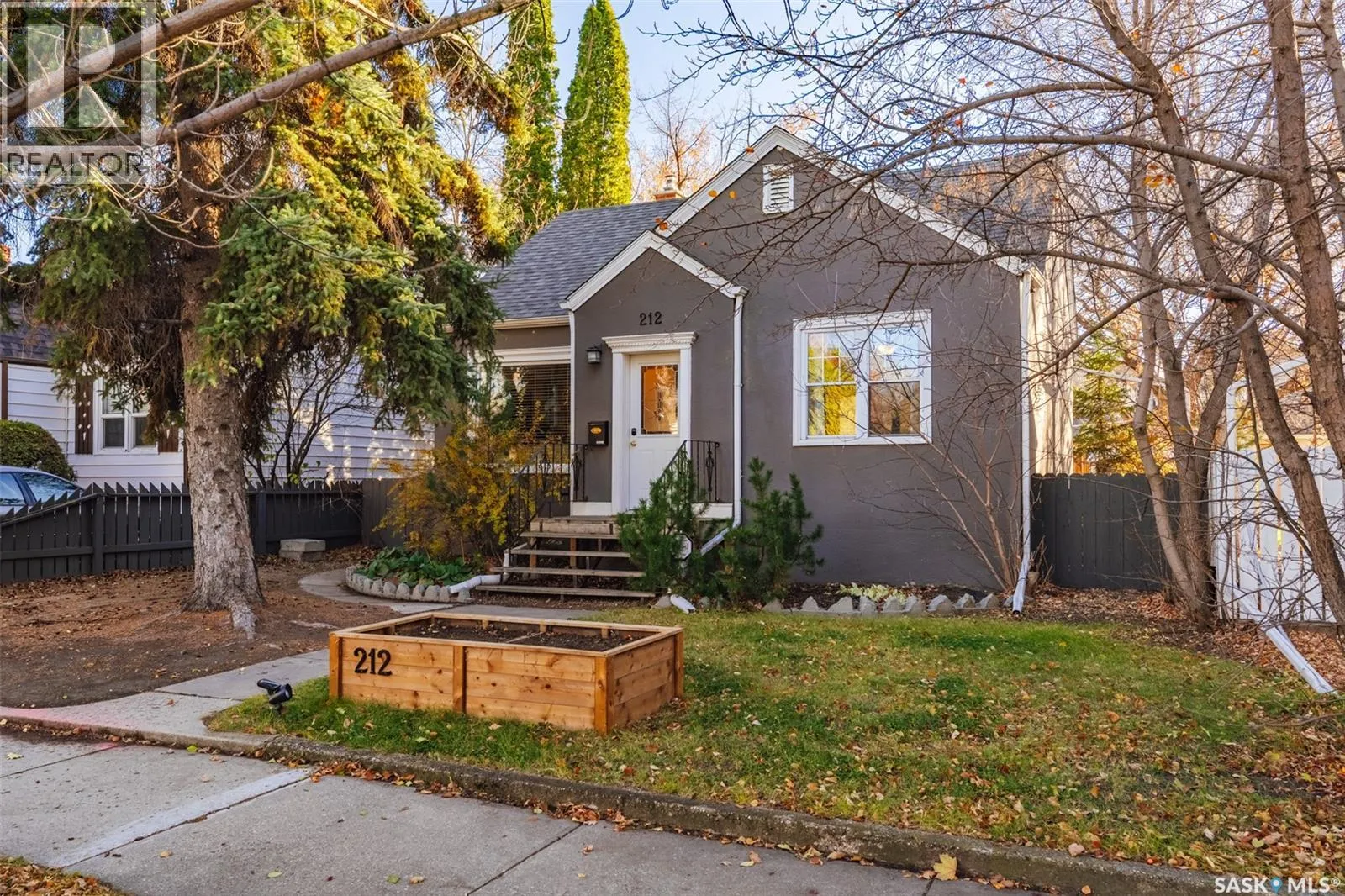 House for rent: 212 4th Street E, Saskatoon, Saskatchewan S7H 1J1