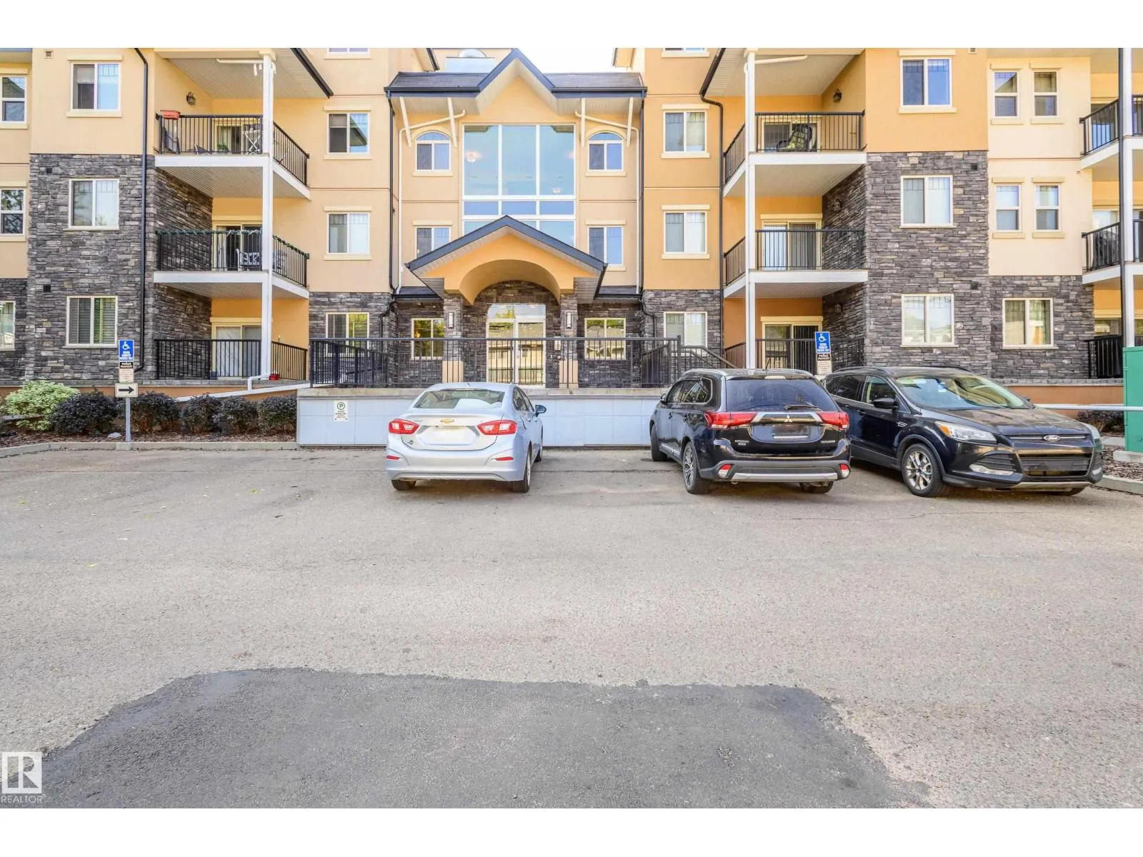 Apartment for rent: #212 8730 82 Av Nw, Edmonton, Alberta T6C 0Z1