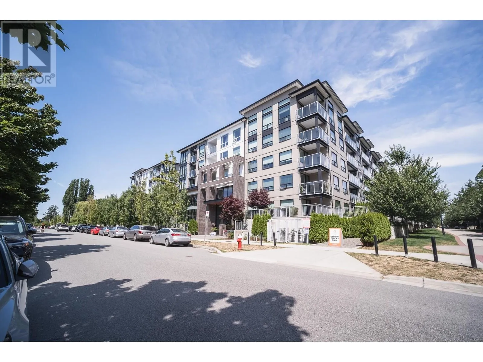 Apartment for rent: 212 9233 Odlin Road, Richmond, British Columbia V6X 0V4