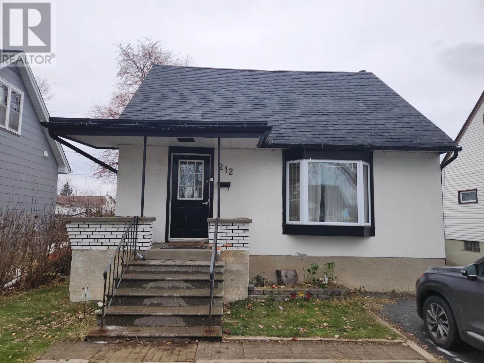 212 Kenogami Ave S, Thunder Bay, Ontario P7B 4S3