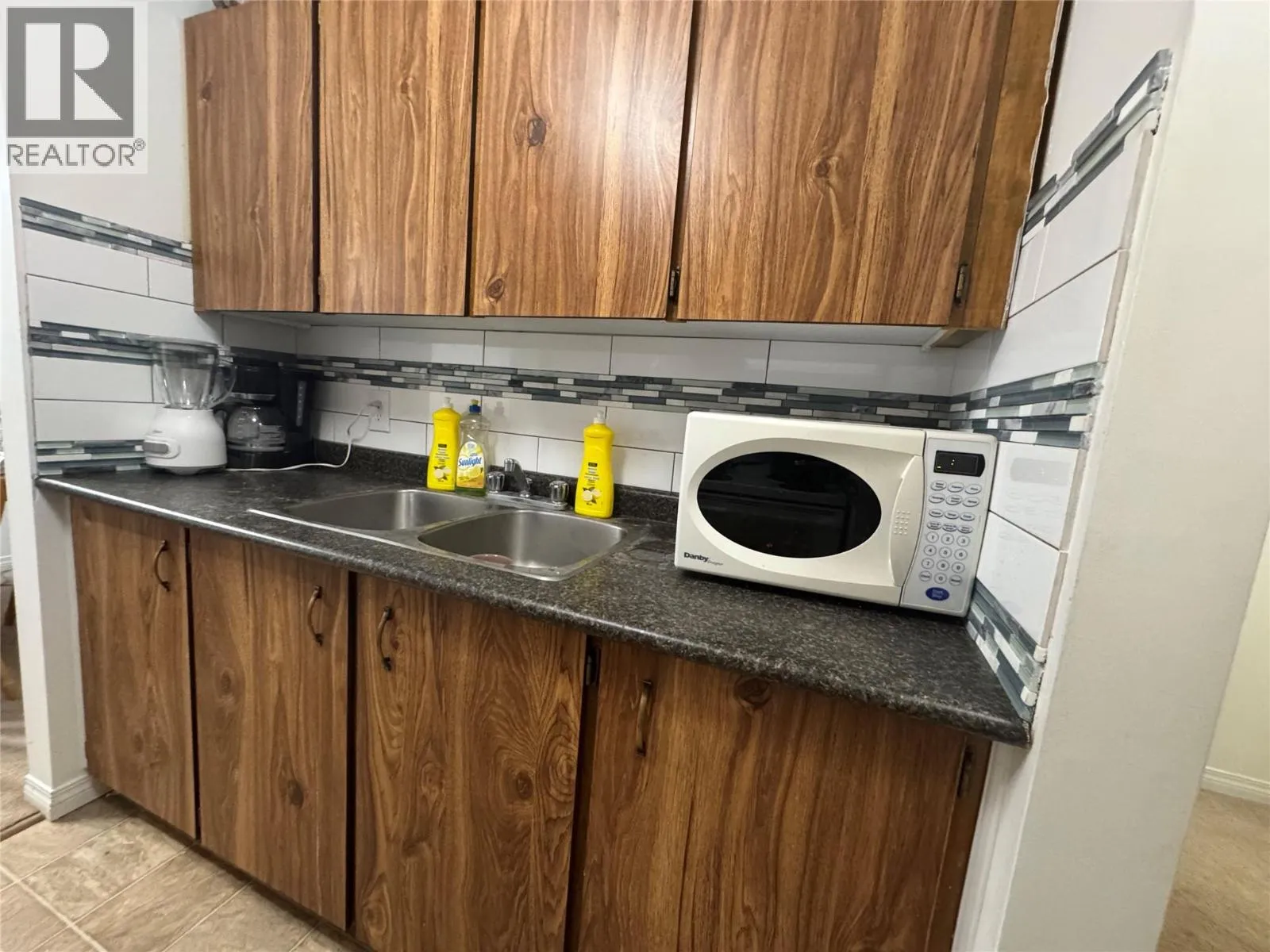 Apartment for rent: 212 Spieker Avenue Unit# 202, Tumbler Ridge, British Columbia V0C 2W0