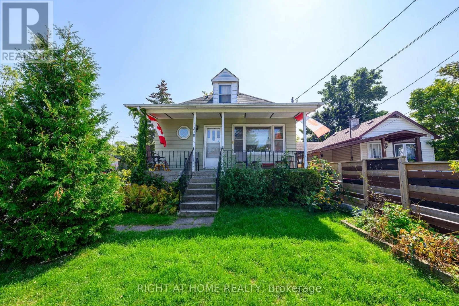 House for rent: 212 Troy Street, Mississauga, Ontario L5G 1S7