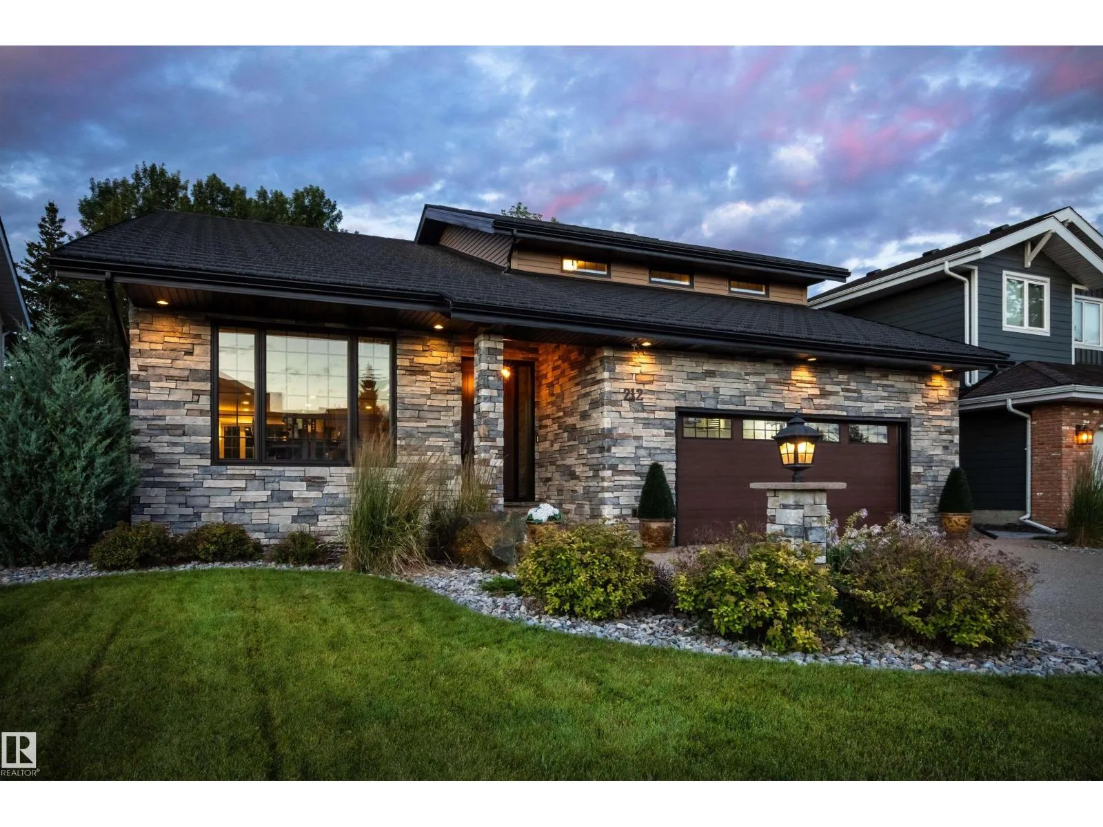 House for rent: 212 Wolf Ridge Cl Nw Nw, Edmonton, Alberta T5T 5M7