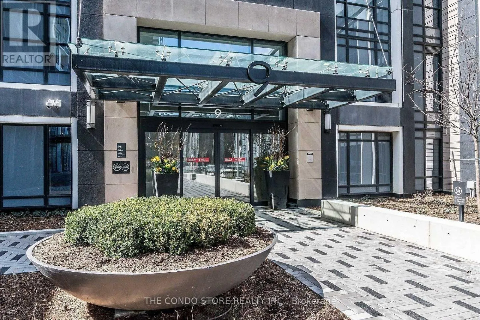 Apartment for rent: 2121 - 9 Mabelle Avenue, Toronto, Ontario L5R 1B2