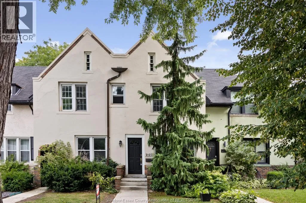 Row / Townhouse for rent: 2123 Ontario, Windsor, Ontario N8Y 1N4