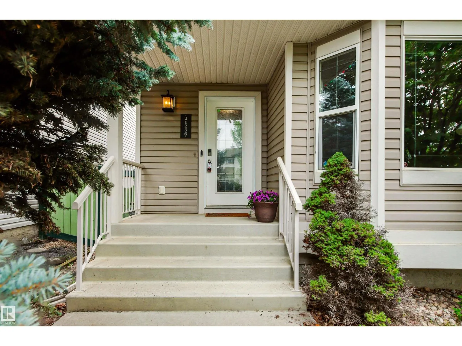 House for rent: 21236 91 Av Nw, Edmonton, Alberta T5T 0W4