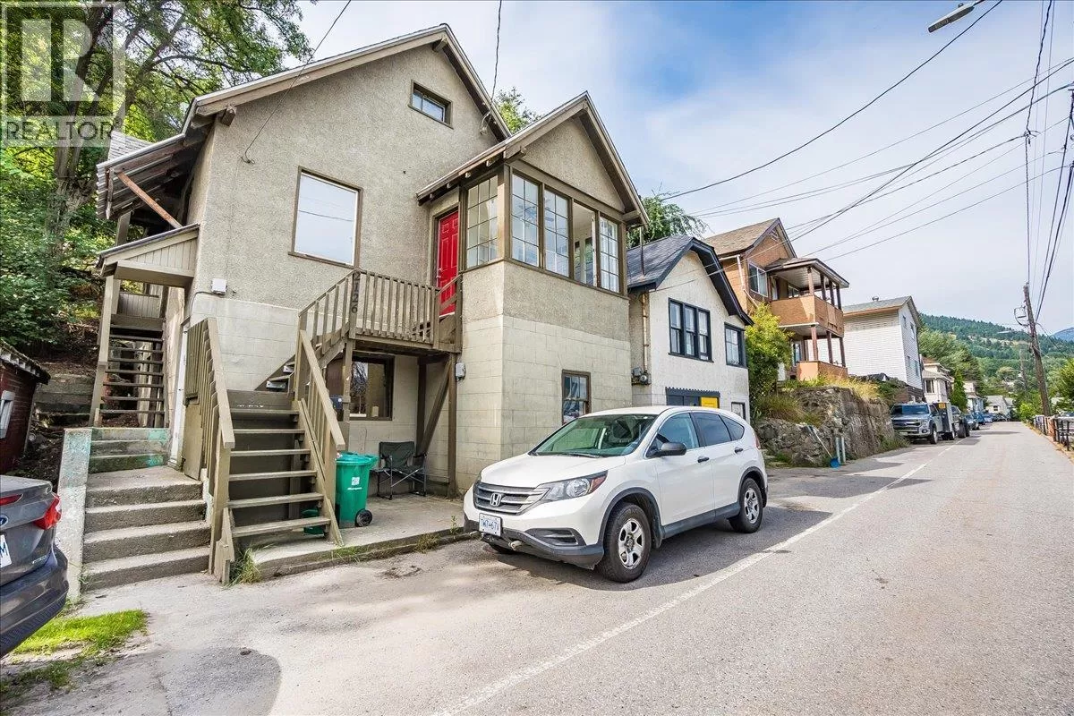 House for rent: 2126 Topping Street, Trail, British Columbia V1R 4G5