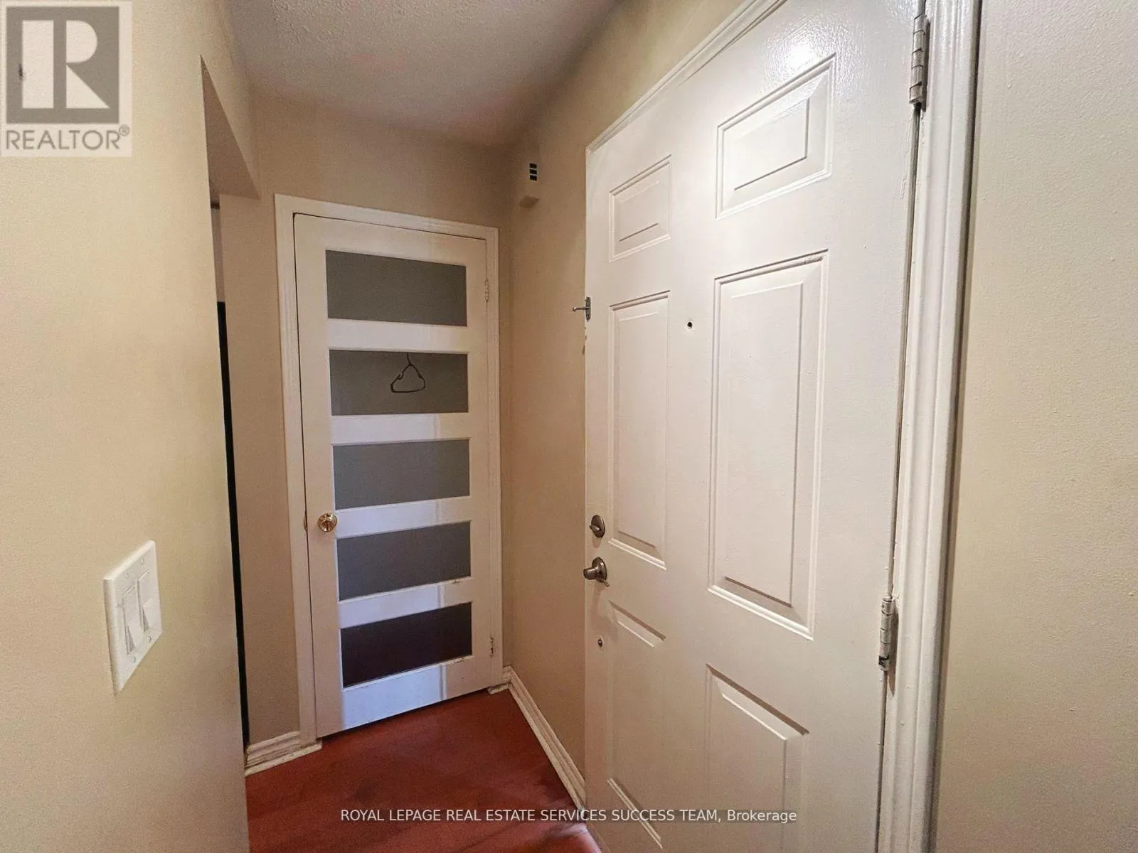 Apartment for rent: 213 - 101 Bristol Road E, Mississauga, Ontario L4Z 3P4