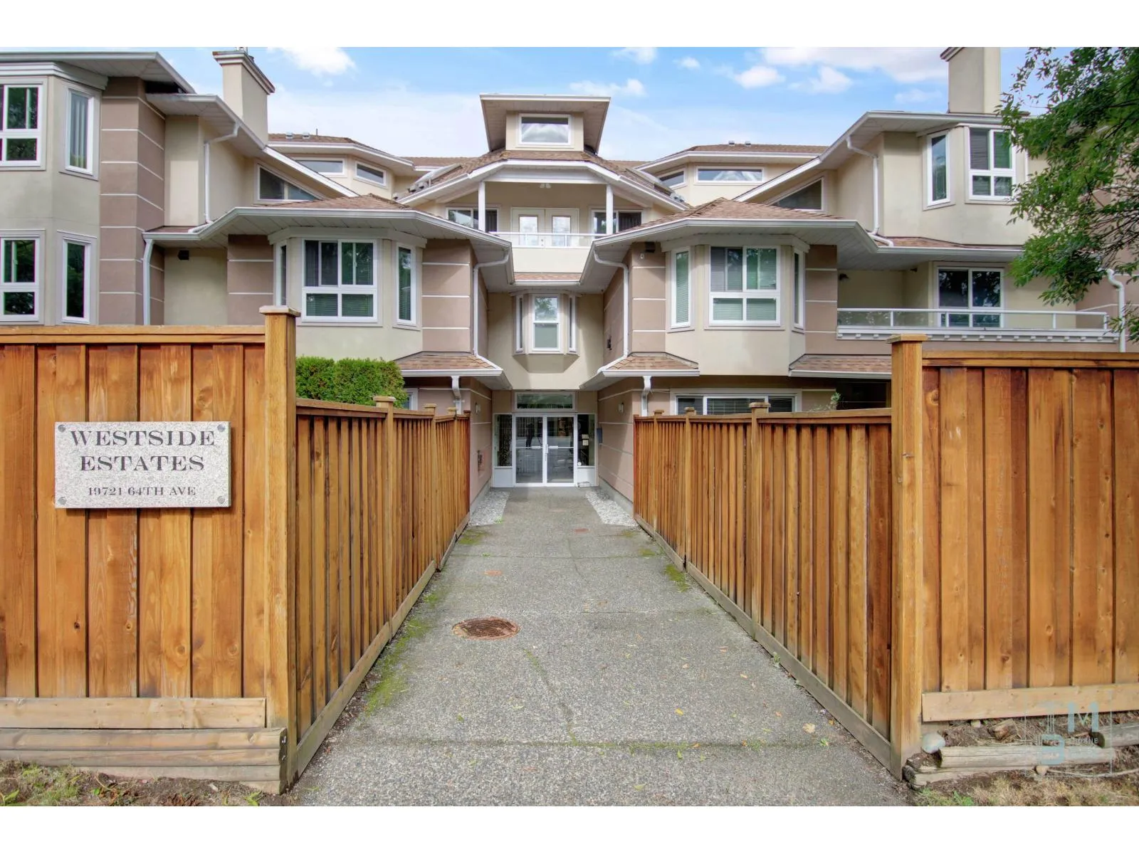 Apartment for rent: 213 19721 64 Avenue, Langley, British Columbia V2Y 1L1