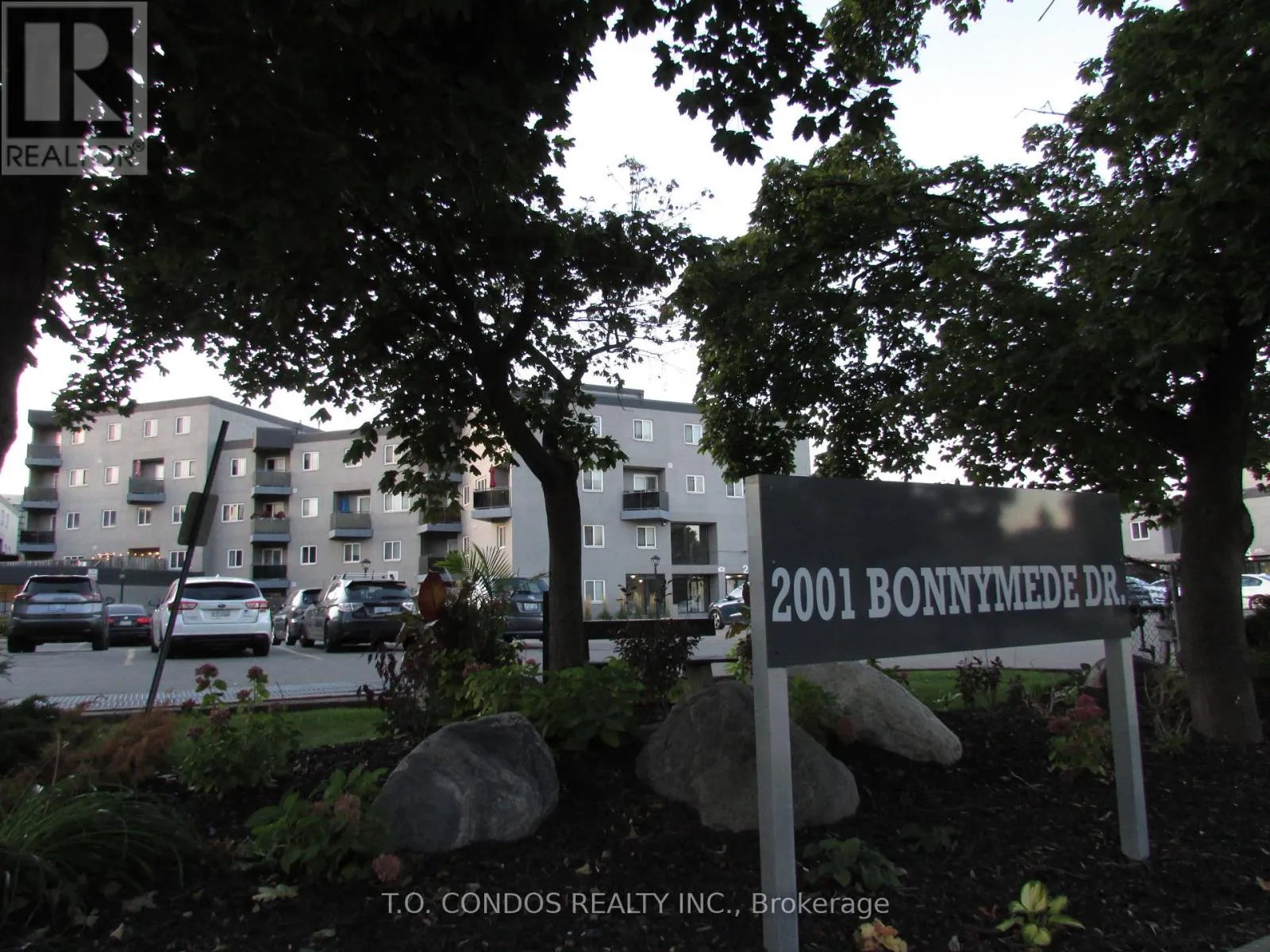 Row / Townhouse for rent: 213 - 2001 Bonnymede Drive, Mississauga, Ontario L5J 4H8