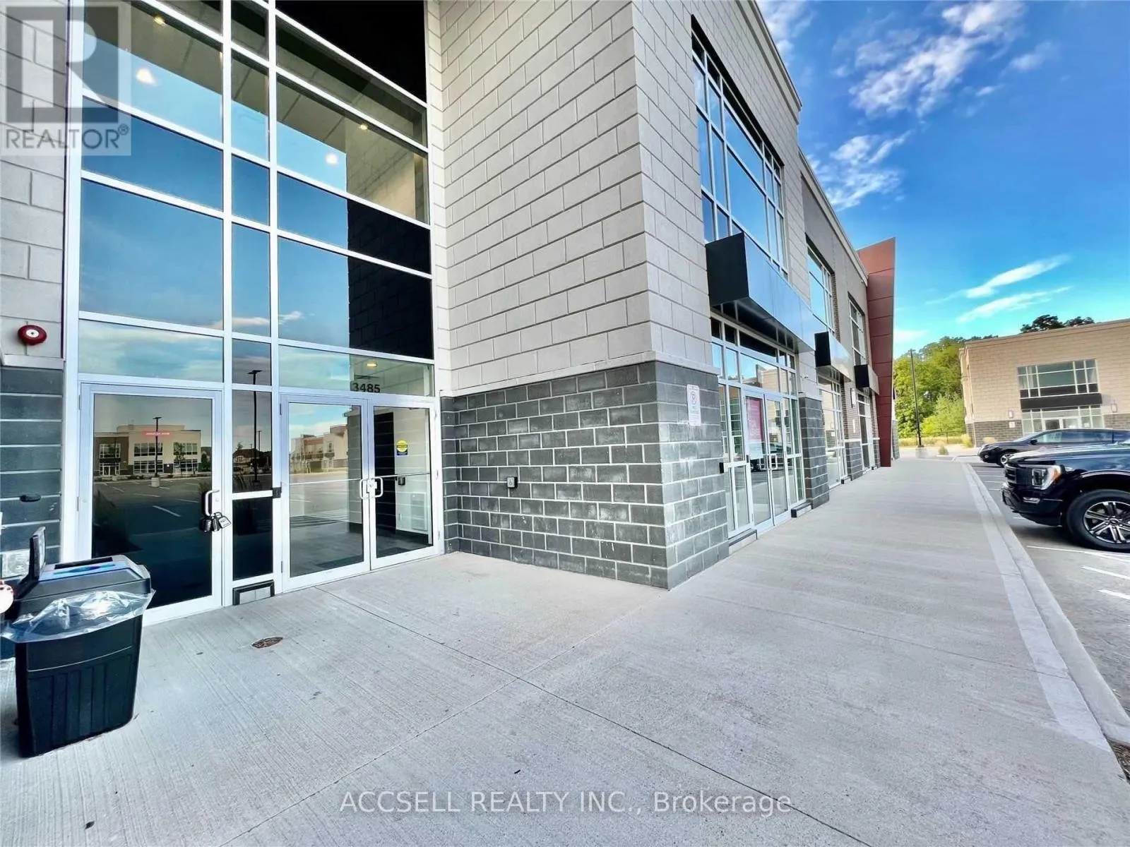 Offices for rent: 213 - 3485 Rebecca Street, Oakville, Ontario L6L 6X9