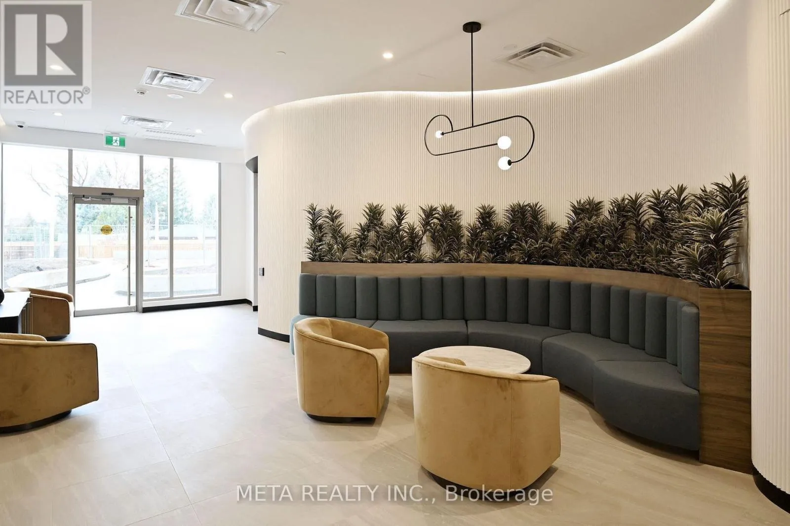 Apartment for rent: 213 - 689 The Queensway, Toronto, Ontario M8Y 1L1