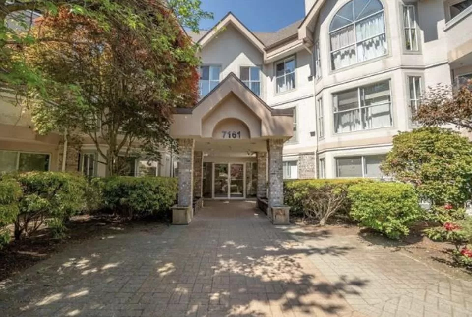 Apartment for rent: 213 7161 121 Street, Surrey, British Columbia V3W 1G8