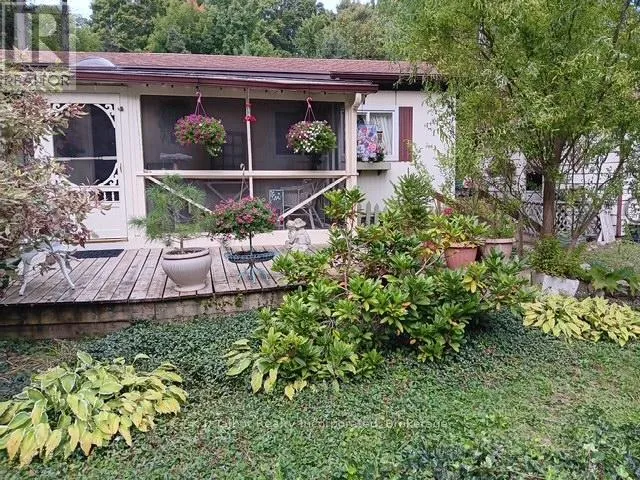 Mobile Home for rent: 213 Chestnut Drive Drive S, Central Huron, Ontario N0M 1G0