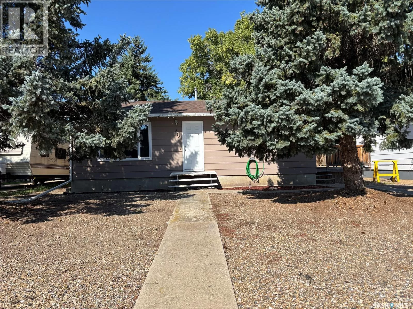 House for rent: 213 Griffin Street, Maple Creek, Saskatchewan S0N 1N0