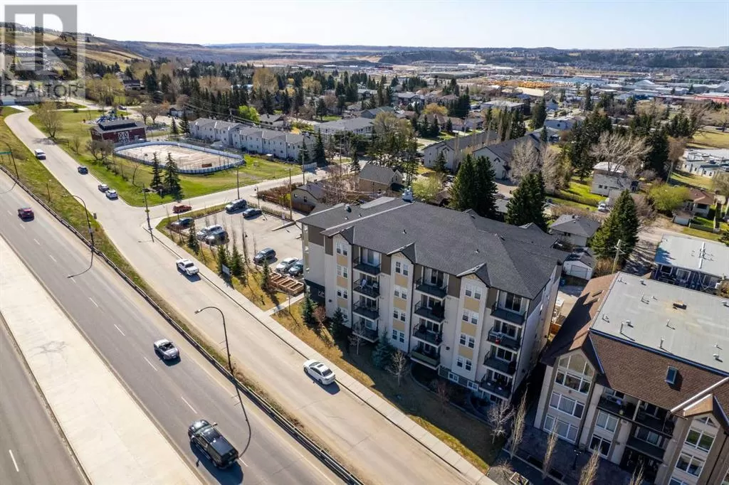 Multi-Family for rent: 213 Mountain Street, Cochrane, Alberta T4C 1C9