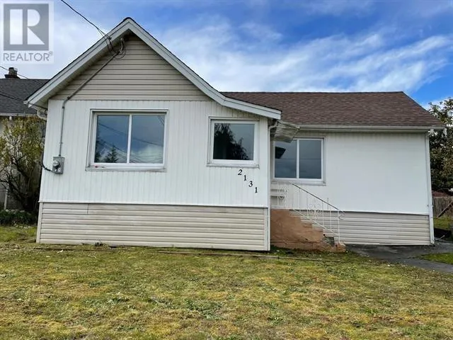 House for rent: 2131 Hamilton Street, New Westminster, British Columbia V3M 2P8