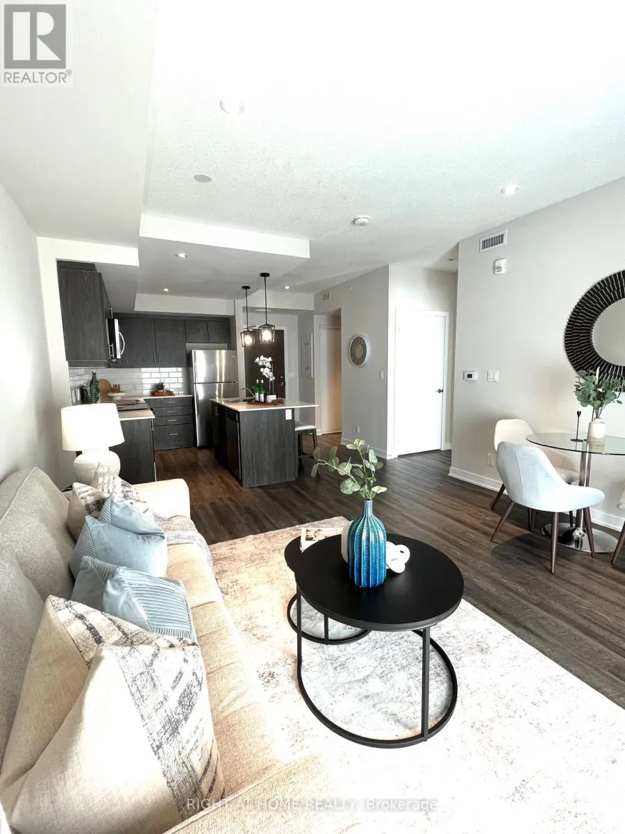 Apartment for rent: 214 - 16 Markle Crescent, Hamilton, Ontario L9G 3K9