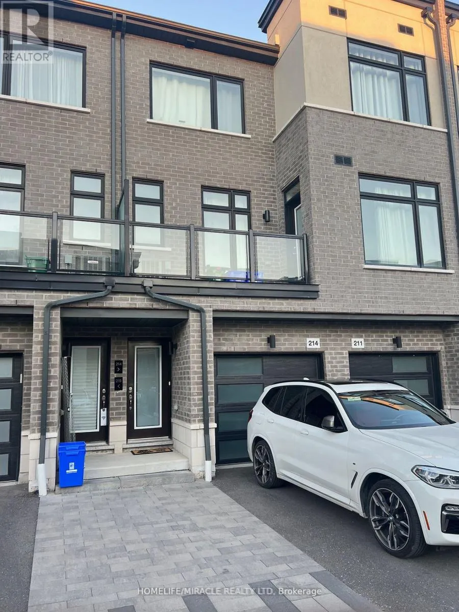 Row / Townhouse for rent: 214 - 2550 Castlegate Crossing, Pickering, Ontario L1X 0H6
