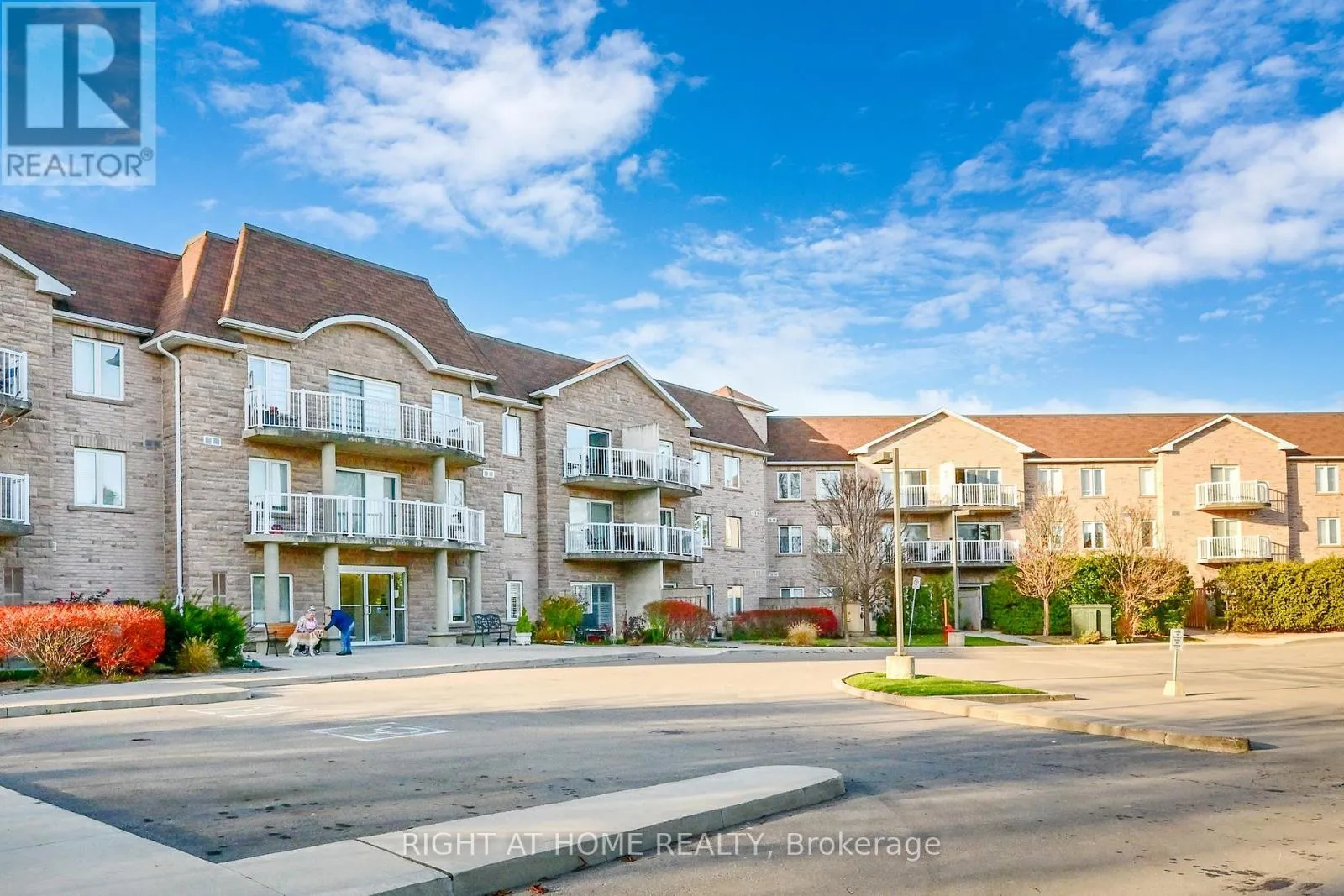 Apartment for rent: 214 - 32 Church Street, King, Ontario L0G 1T0