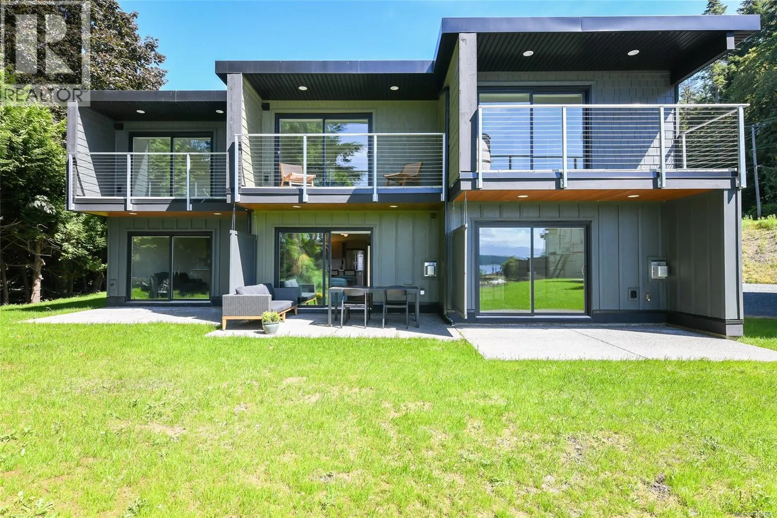 Recreational for rent: 214 4305 Shingle Spit Rd, Hornby Island, British Columbia V0R 1Z0