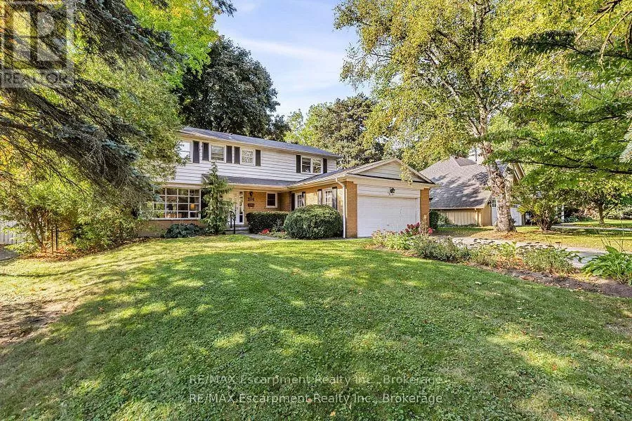 House for rent: 214 Donessle Drive, Oakville, Ontario L6J 3Y6