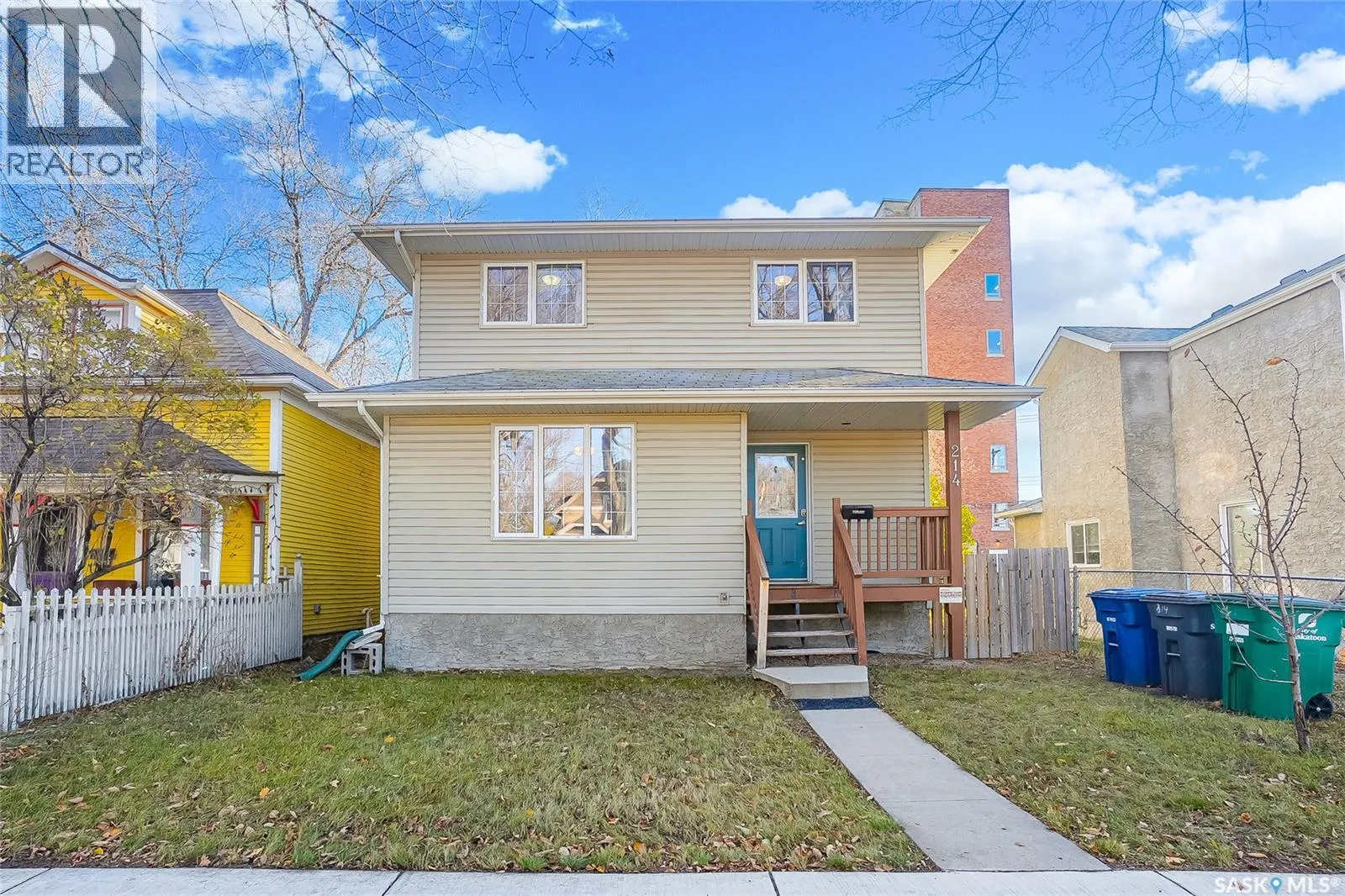 House for rent: 214 E Avenue N, Saskatoon, Saskatchewan S7L 1R7