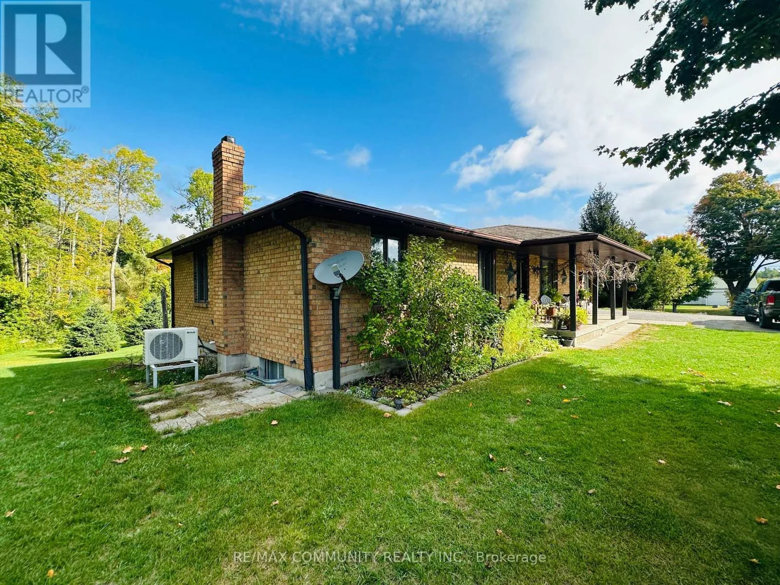 House for rent: 214 Helyer Road, Quinte West, Ontario K8V 5P4