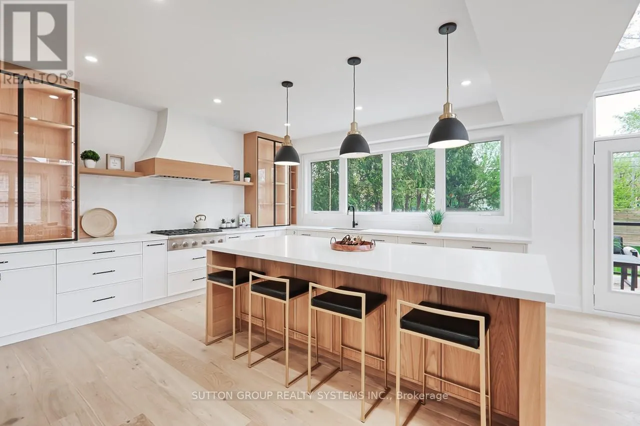 House for rent: 214 Shaver Avenue N, Toronto, Ontario M9B 4P3