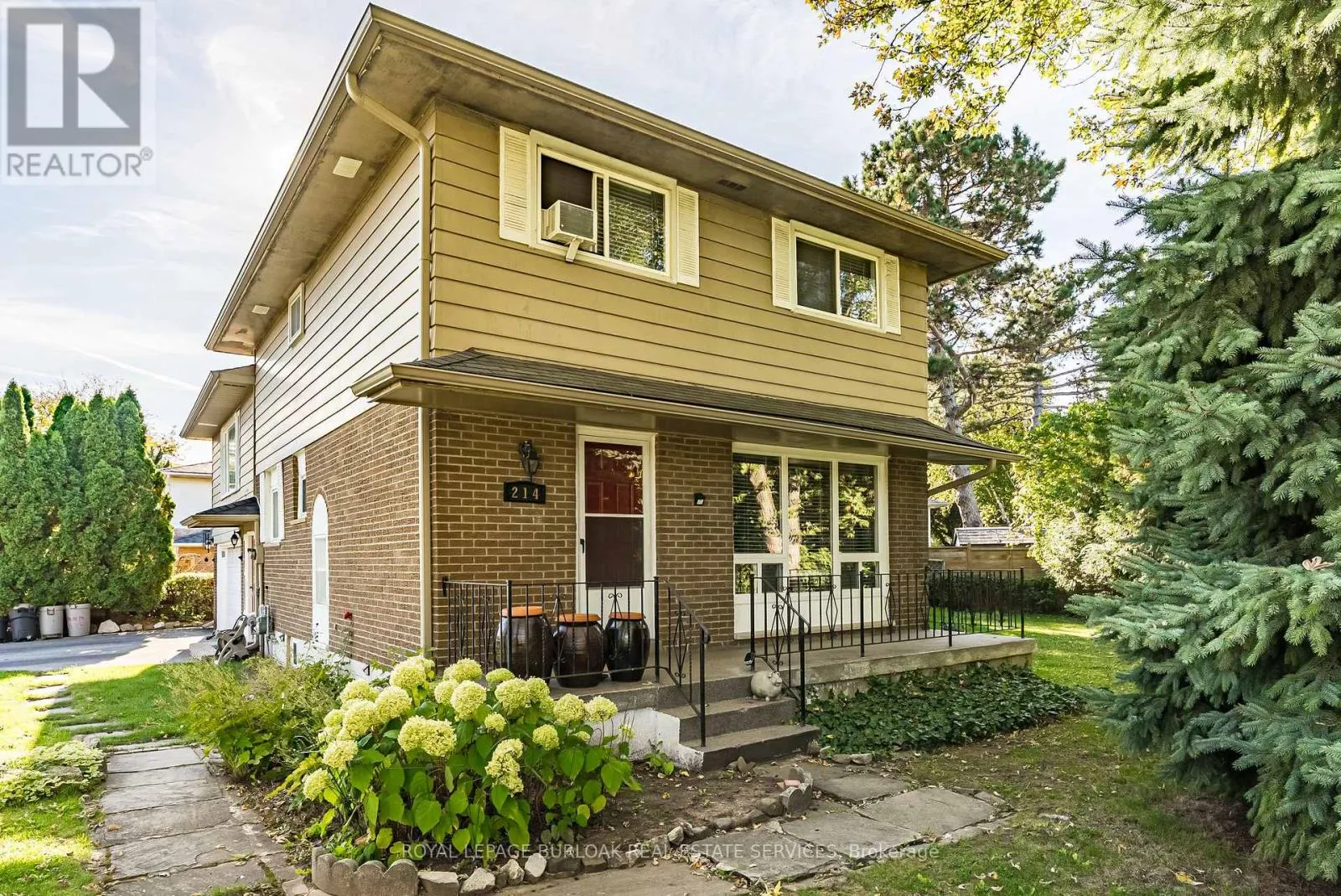 House for rent: 214 Vance Drive, Oakville, Ontario L6L 3L1