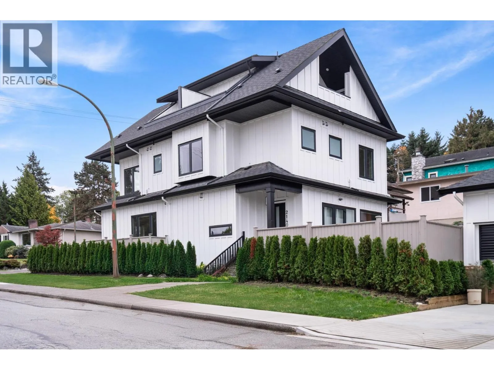 Duplex for rent: 2140 E 20th Avenue, Vancouver, British Columbia V5N 4V7