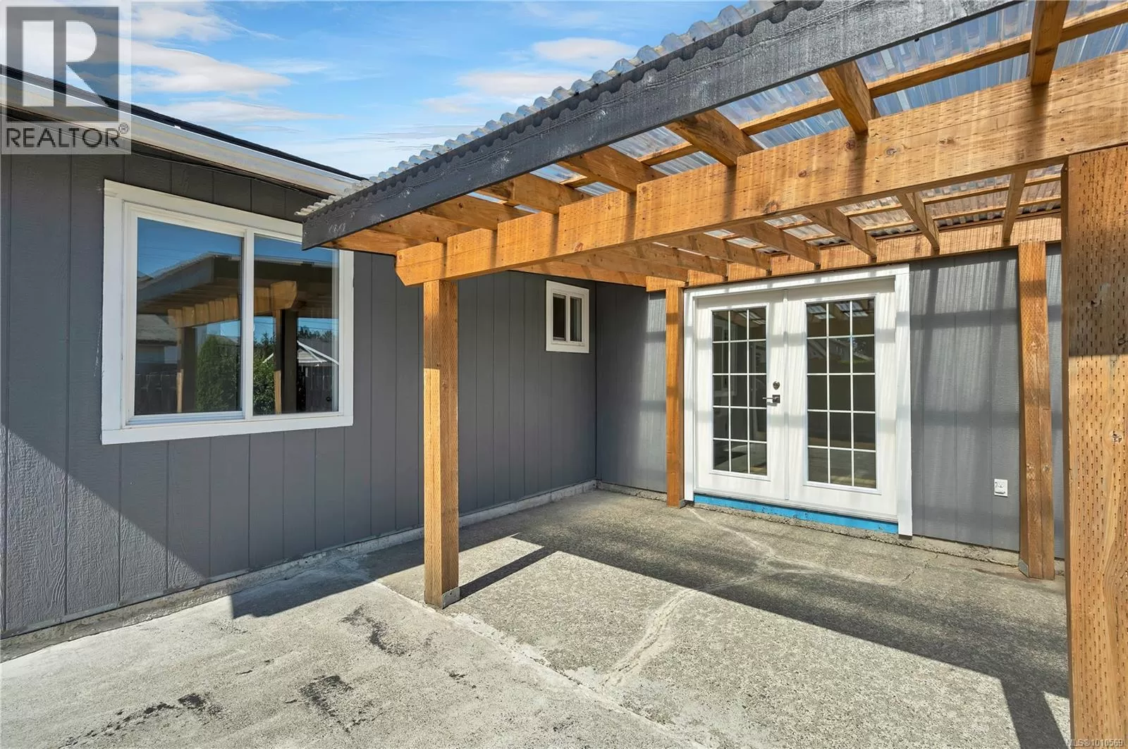 House for rent: 2141 Arnason Rd, Campbell River, British Columbia V9W 5Z4