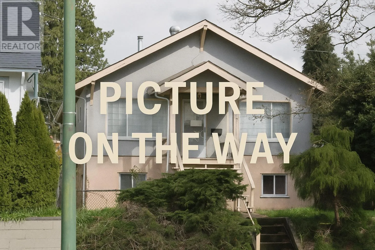 House for rent: 2149 E Broadway, Vancouver, British Columbia V5N 1W8