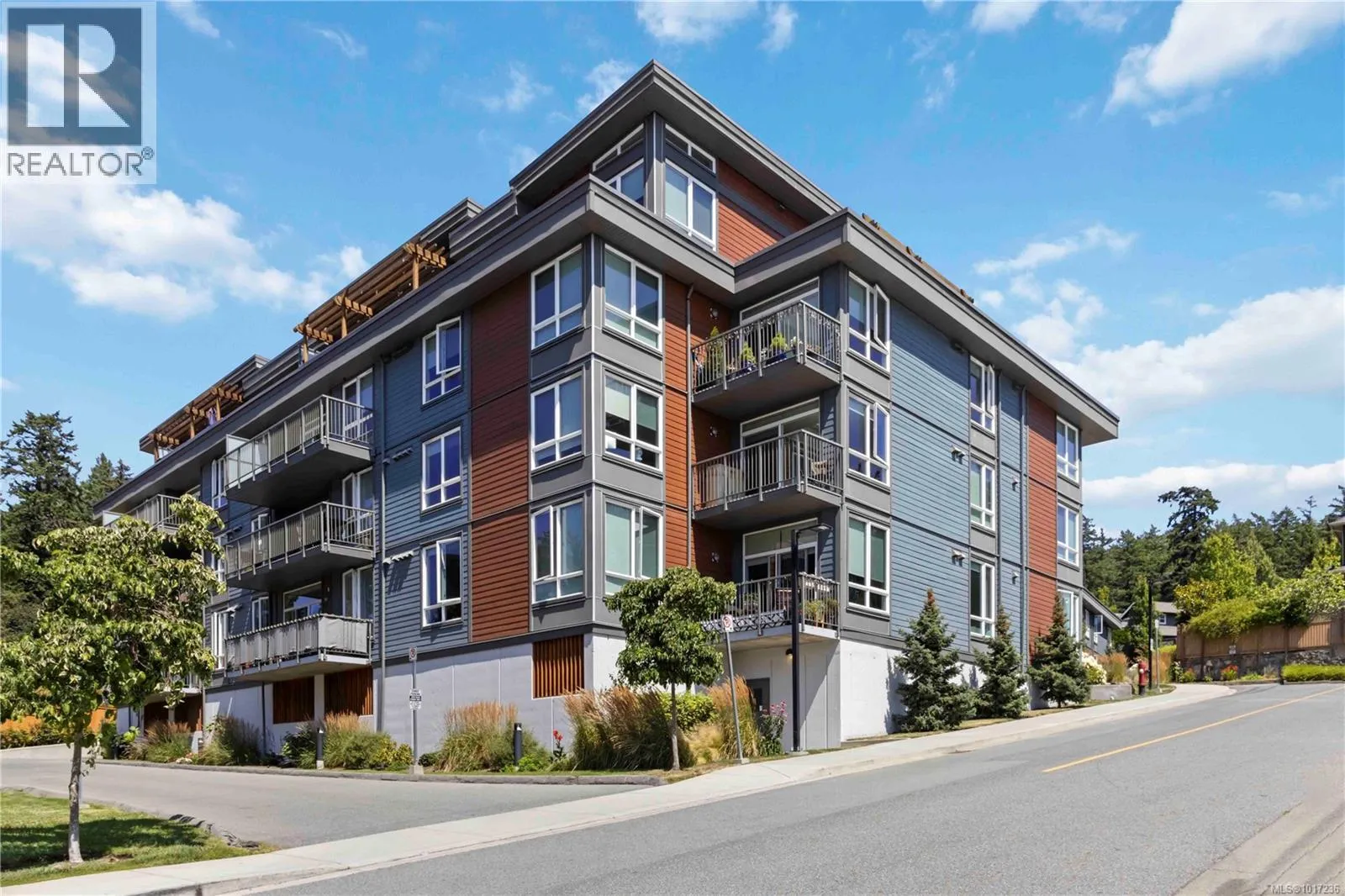 Apartment for rent: 215 110 Presley Pl, View Royal, British Columbia V9B 0Z1