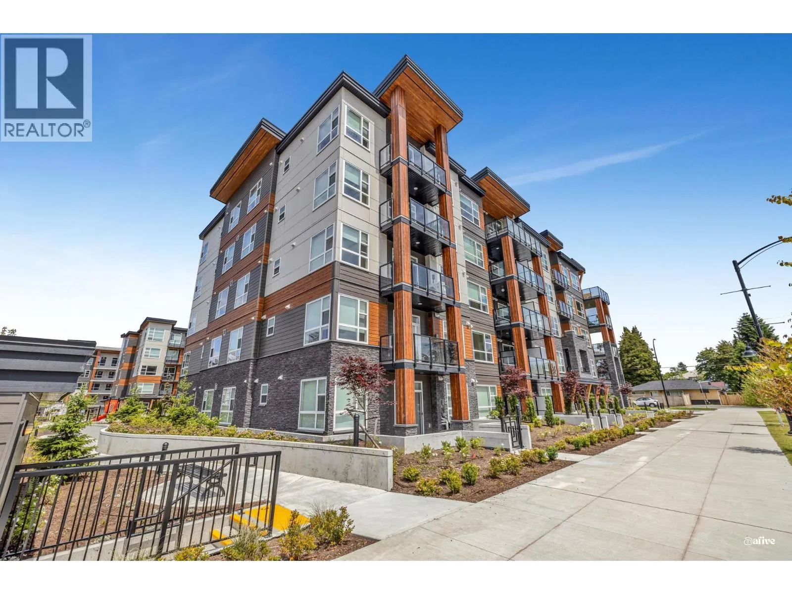 Apartment for rent: 215 12109 223 Street, Maple Ridge, British Columbia V2X 6X1