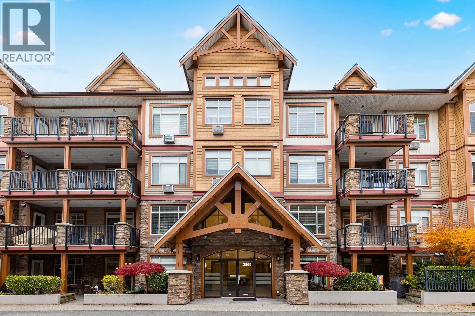 Apartment for rent: 215 12565 190a Street, Pitt Meadows, British Columbia V3Y 0E1